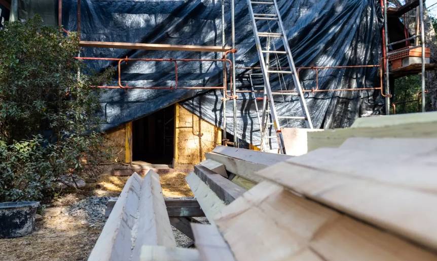 Construction site with local and ecological materials